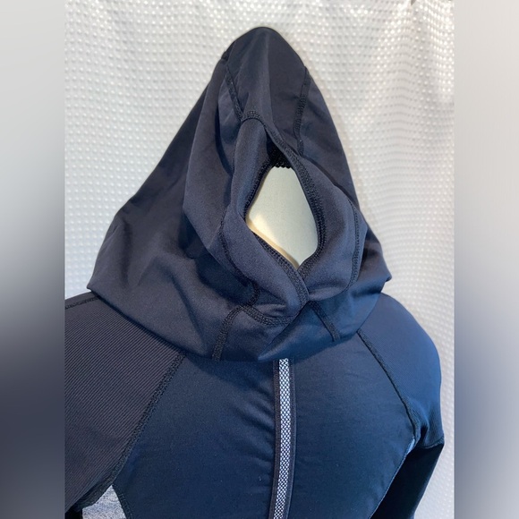 Women’s LULULEMON ATHLETICA Run Cross Train Pullover size 4 - Picture 6 of 16